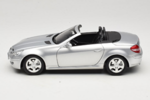 Mercedes SLK R171 Sidabrinis Minichamps 1:18 B66962318 Metalas - nuotrauka 4 iš 9