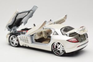 Mercedes SLR McLaren C199 Baltas Maisto 1:18 31068 Metalas - nuotrauka 5 iš 8