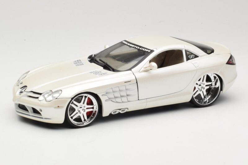 Mercedes SLR McLaren C199 Baltas Maisto 1:18 31068 Metalas