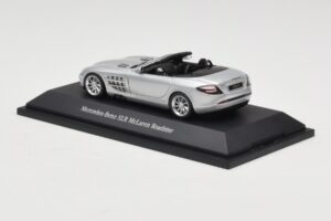 Mercedes SLR McLaren Roadster Crystal Laurit Silver Minichamps 1:43 B66961005 Metalas - nuotrauka 3 iš 4
