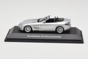 Mercedes SLR McLaren Roadster Crystal Laurit Silver Minichamps 1:43 B66961005 Metalas