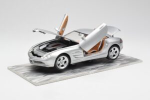 Mercedes SLR Vision Sidabrinis Riboto Leidimo Su Aliuminio Pagrindu Bburago 1:18 B66962102 Metalas - nuotrauka 2 iš 8