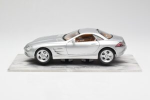 Mercedes SLR Vision Sidabrinis Riboto Leidimo Su Aliuminio Pagrindu Bburago 1:18 B66962102 Metalas - nuotrauka 4 iš 8