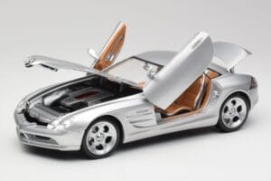 Mercedes SLR Vision Liquid Sidabrinis Maisto 1:18 B66962101 Metalas - nuotrauka 2 iš 8