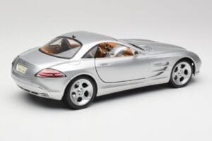Mercedes SLR Vision Liquid Sidabrinis Maisto 1:18 B66962101 Metalas - nuotrauka 3 iš 8