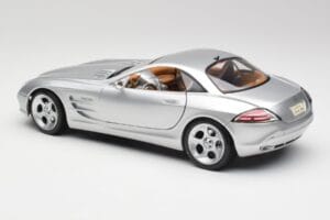 Mercedes SLR Vision Liquid Sidabrinis Maisto 1:18 B66962101 Metalas - nuotrauka 7 iš 8