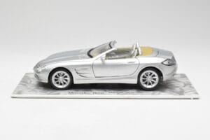 Mercedes SLR Vision Roadster Liquid Sidabrinis Maisto 1:18 B66963208 Metalas - nuotrauka 4 iš 8