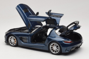 Mercedes SLS AMG Black Series Daytona Blue Metallic Minichamps 1:18 110033026 Metalas - nuotrauka 5 iš 8