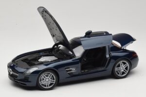 Mercedes SLS AMG C197 Blue Metallic Minichamps 1:18 100039021 Metalas - nuotrauka 2 iš 8
