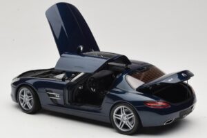 Mercedes SLS AMG C197 Blue Metallic Minichamps 1:18 100039021 Metalas - nuotrauka 5 iš 8