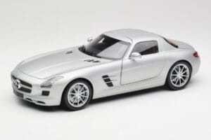Mercedes SLS AMG C197 Iridium Sidabrinis Minichamps 1:18 100039026 Metalas