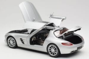 Mercedes SLS AMG C197 Iridium Sidabrinis Minichamps 1:18 100039026 Metalas - nuotrauka 5 iš 8