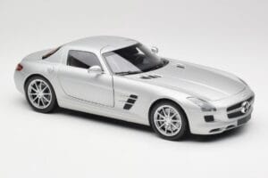 Mercedes SLS AMG C197 Iridium Sidabrinis Minichamps 1:18 100039026 Metalas - nuotrauka 6 iš 8