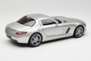 Mercedes SLS AMG C197 Matt Sidabrinis Minichamps 1:18 100039029 Metalas - nuotrauka 3 iš 8