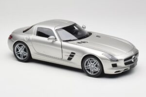 Mercedes SLS AMG C197 Matt Sidabrinis Minichamps 1:18 100039029 Metalas - nuotrauka 6 iš 8