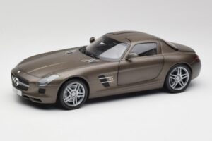 Mercedes SLS AMG C197 Monza Pilkas Minichamps 1:18 B66960044 Metalas