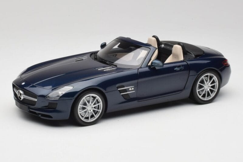 Mercedes SLS AMG R197 Roadster South Seas Mėlynas Minichamps 1:18 100039031 Metalas