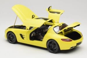 Mercedes SLS AMG C197 Geltonas Minichamps 1:18 100039022 Metalas - nuotrauka 5 iš 8