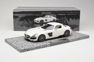 Mercedes Brabus SLS AMG 700 Biturbo Pearl Baltas Minichamps 1:18 107032020 Metalas - nuotrauka 6 iš 6
