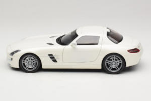 Mercedes SLS AMG Designo Mystic White Museum Edition Minichamps 1:18 B66055551 Metalas - nuotrauka 4 iš 8
