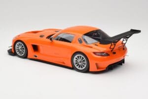 Mercedes SLS AMG GT3 C197 Street Oranžinis Minichamps 1:18 151113105 Metalas - nuotrauka 5 iš 6