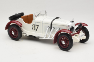 Mercedes SSKL #87 R. Caracciola Baltas 1931 Bburago 1:18 3002-P1 Metalas - nuotrauka 4 iš 6