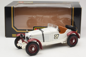 Mercedes SSKL #87 R. Caracciola Baltas 1931 Bburago 1:18 3002-P1 Metalas - nuotrauka 6 iš 6