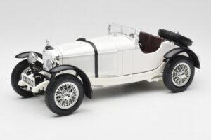 Mercedes SSKL Baltas Bburago 1:18 3002 Metalas