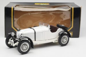 Mercedes SSKL Baltas Bburago 1:18 3002 Metalas - nuotrauka 8 iš 8