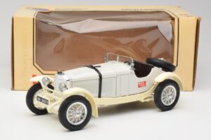Mercedes SSKL Baltas & Kreminis Bburago 1:18 3002-M1 Metalas - nuotrauka 6 iš 6