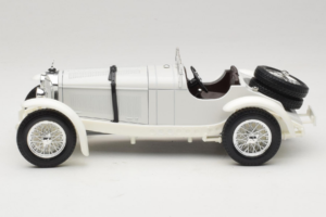 Mercedes SSKL Baltas 1931 Bburago 1:18 3002-M2 Metalas - nuotrauka 3 iš 6