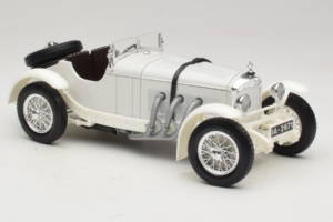 Mercedes SSKL Baltas 1931 Bburago 1:18 3002-M2 Metalas - nuotrauka 4 iš 6