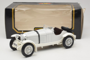 Mercedes SSKL Baltas 1931 Bburago 1:18 3002-M2 Metalas - nuotrauka 6 iš 6