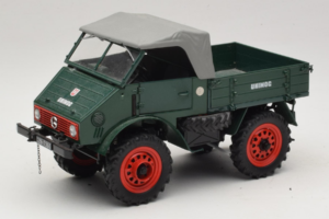 Mercedes Unimog 401 Žalias Schuco 1:18 135 Metalas