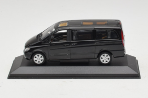 Mercedes Viano W639 Atlantis Blue Minichamps 1:43 B67871200 Metalas