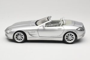Mercedes Vision SLR Roadster Sidabrinis Maisto 1:18 B66962107 Metalas - nuotrauka 4 iš 8
