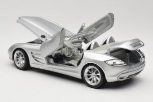 Mercedes Vision SLR Roadster Sidabrinis Maisto 1:18 B66962107 Metalas - nuotrauka 5 iš 8