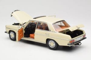Mercedes W115 Strich 8 Kreminis Sun Star 1:18 4581 Metalas - nuotrauka 5 iš 8