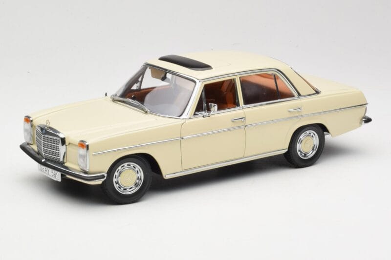 Mercedes W115 Strich 8 Kreminis Sun Star 1:18 4581 Metalas