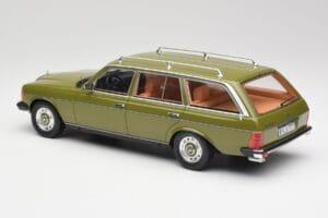 Mercedes W123 200T Cypress Žalias BoS Models 1:18 BOS008 Metalas - nuotrauka 5 iš 6