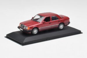 Mercedes 300D W124 Raudonas Minichamps 1:43 3209 Metalas - nuotrauka 2 iš 4