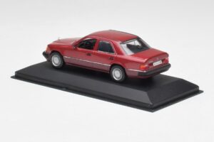 Mercedes 300D W124 Raudonas Minichamps 1:43 3209 Metalas - nuotrauka 3 iš 4