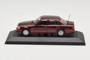 Mercedes W124 Dark Red Metallic Minichamps 1:43 MB002 Metalas