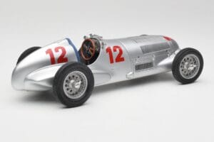 Mercedes W125 #12 R. Caracciola Grand Prix 1937 CMC 1:18 M-052 Metalas - nuotrauka 2 iš 6