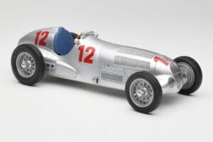 Mercedes W125 #12 R. Caracciola Grand Prix 1937 CMC 1:18 M-052 Metalas - nuotrauka 4 iš 6