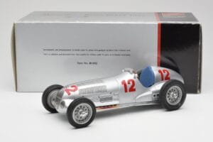 Mercedes W125 #12 R. Caracciola Grand Prix 1937 CMC 1:18 M-052 Metalas - nuotrauka 6 iš 6