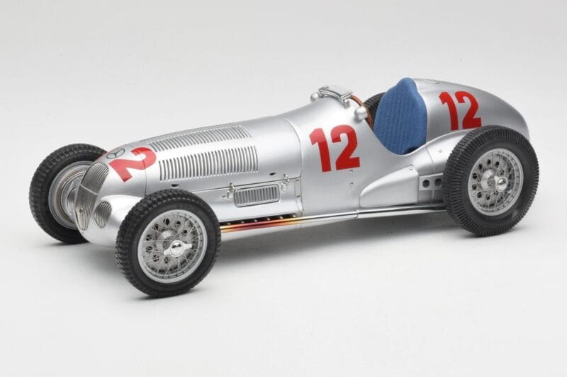Mercedes W125 #12 R. Caracciola Grand Prix 1937 CMC 1:18 M-052 Metalas