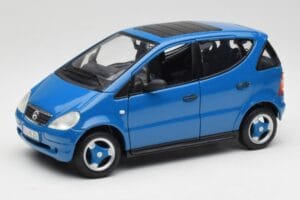 Mercedes A-Class W168 Azure Mėlynas Maisto 1:18 50311 Metalas