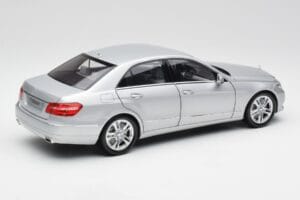 Mercedes E-klasė W212 Avantgarde Iridium Sidabrinis Dažai 2 leidimas Minichamps 1:18 B66960212-D2 Metalas - nuotrauka 3 iš 11