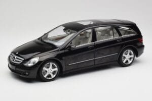 Mercedes R-Class W251 Obsidian Juodas Minichamps 1:18 150034601 Metalas